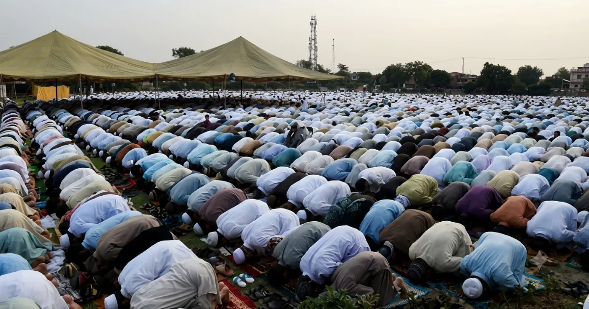 10 Tata Cara Shalat Idul Fitri Lengkap
